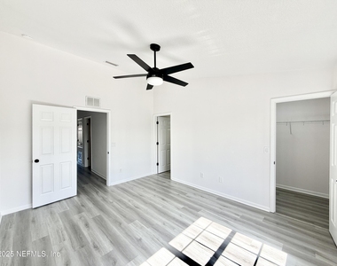 13424 English Peak Court - Photo Thumbnail 15