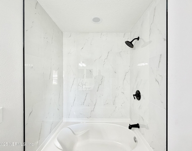 13424 English Peak Court - Photo Thumbnail 13