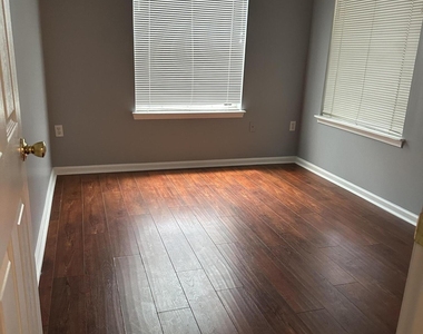 9744 Summer Grove Way W - Photo Thumbnail 6