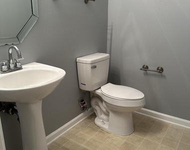9744 Summer Grove Way W - Photo Thumbnail 8
