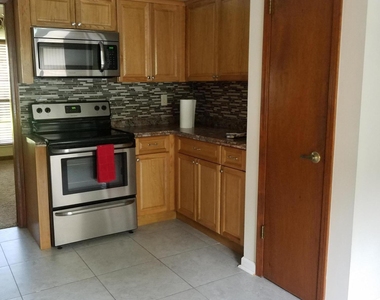 2384 Stonebridge Drive - Photo Thumbnail 7