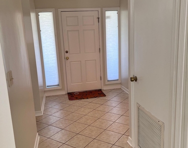 4112 Hanging Moss Court - Photo Thumbnail 3