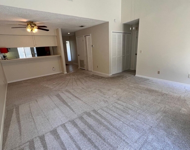 4112 Hanging Moss Court - Photo Thumbnail 27