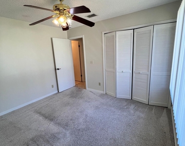 4112 Hanging Moss Court - Photo Thumbnail 21