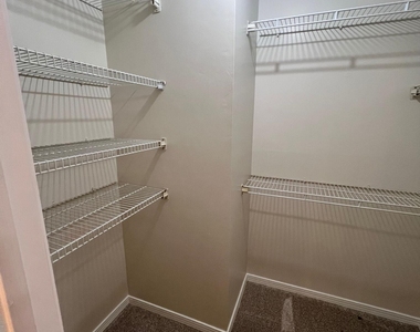 4112 Hanging Moss Court - Photo Thumbnail 17