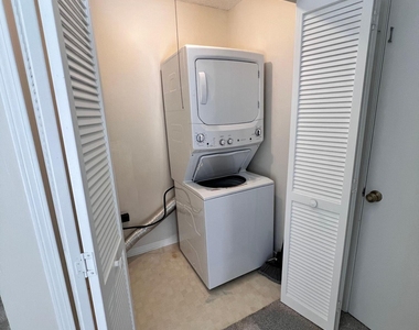 4112 Hanging Moss Court - Photo Thumbnail 28