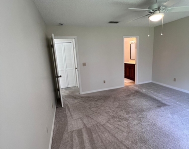 4112 Hanging Moss Court - Photo Thumbnail 16