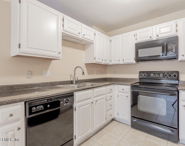 10150 Belle Rive Boulevard - Photo Thumbnail 11