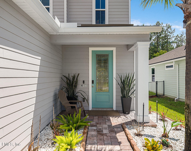 330 Greenway Lane - Photo Thumbnail 5