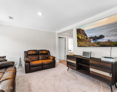 330 Greenway Lane - Photo Thumbnail 14