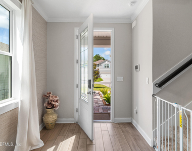 330 Greenway Lane - Photo Thumbnail 6