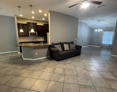 5409 Parkside Lakes Drive - Photo Thumbnail 6