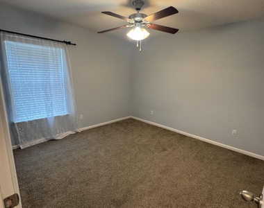 5409 Parkside Lakes Drive - Photo Thumbnail 7