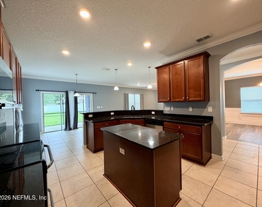15991 Baxter Creek Drive - Photo Thumbnail 8