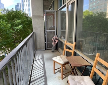 845 Spring Street Nw - Photo Thumbnail 4