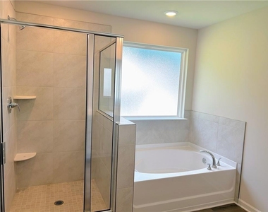 7811 Richmond Trail - Photo Thumbnail 19