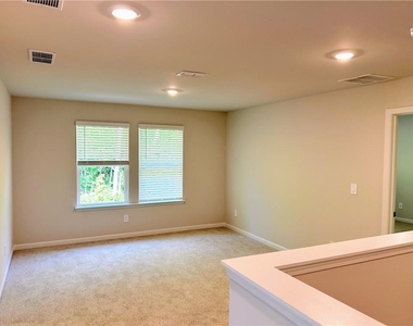 7811 Richmond Trail - Photo Thumbnail 10