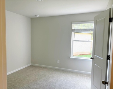 7811 Richmond Trail - Photo Thumbnail 12