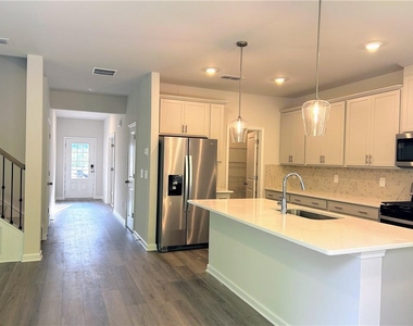 7811 Richmond Trail - Photo Thumbnail 5