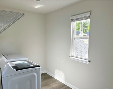 7811 Richmond Trail - Photo Thumbnail 15