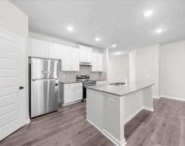 200 Nw Vickery Ln Nw - Photo Thumbnail 6