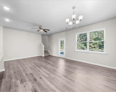 200 Nw Vickery Ln Nw - Photo Thumbnail 4