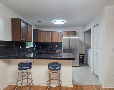 1400 Hidden Circle Drive - Photo Thumbnail 6