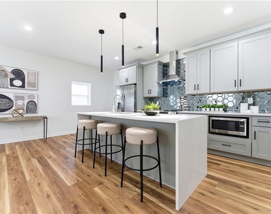 1386 Elizabeth Avenue Sw - Photo Thumbnail 7