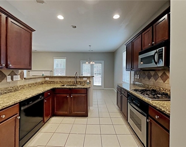 2184 Longmont Drive - Photo Thumbnail 18