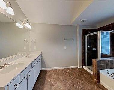 2184 Longmont Drive - Photo Thumbnail 2