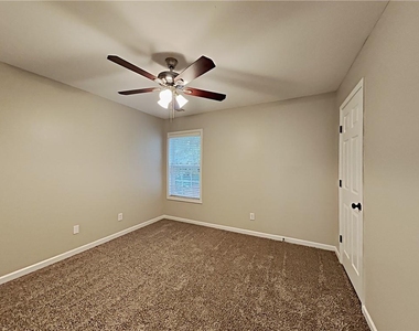 2184 Longmont Drive - Photo Thumbnail 4