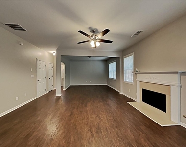 2184 Longmont Drive - Photo Thumbnail 7