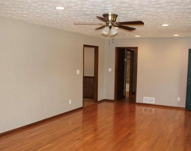 426 Atlanta Highway - Photo Thumbnail 8