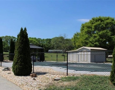 426 Atlanta Highway - Photo Thumbnail 3