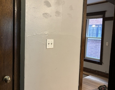3111 N Racine Avenue - Photo Thumbnail 3