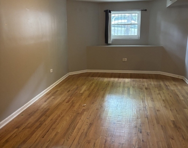 3111 N Racine Avenue - Photo Thumbnail 10