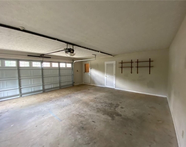 1405 Glenfield Drive - Photo Thumbnail 13