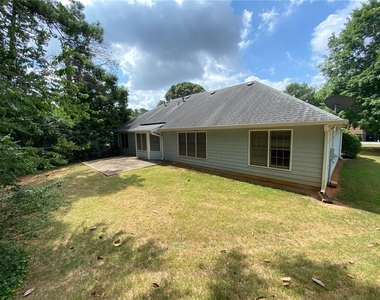 1405 Glenfield Drive - Photo Thumbnail 12