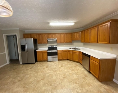 1405 Glenfield Drive - Photo Thumbnail 1