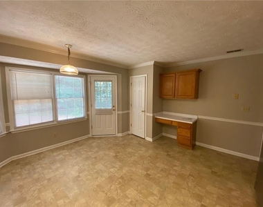1405 Glenfield Drive - Photo Thumbnail 2