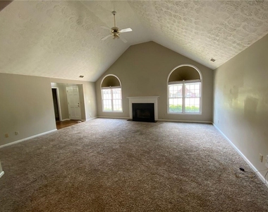1405 Glenfield Drive - Photo Thumbnail 4