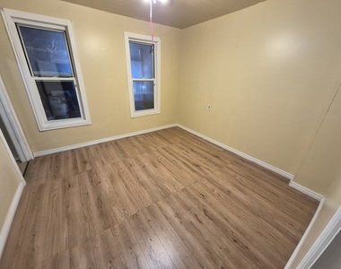 2046 W 19th Street - Photo Thumbnail 9