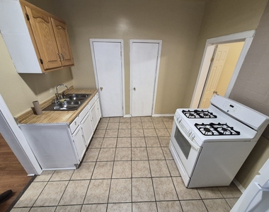 2046 W 19th Street - Photo Thumbnail 6