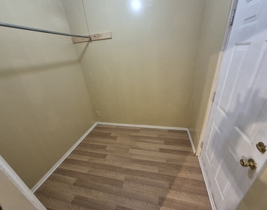2046 W 19th Street - Photo Thumbnail 10