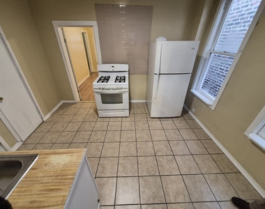 2046 W 19th Street - Photo Thumbnail 5