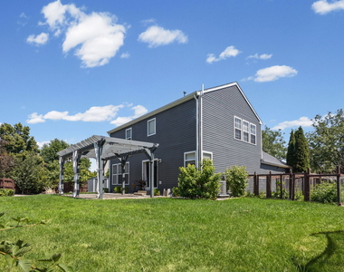 5117 Woodmere Court - Photo Thumbnail 12