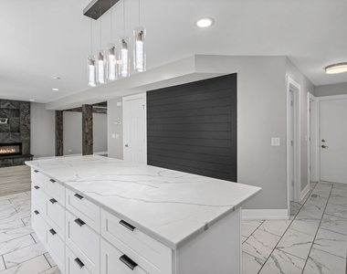 5117 Woodmere Court - Photo Thumbnail 8