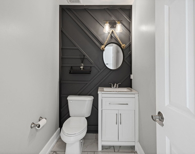 5117 Woodmere Court - Photo Thumbnail 10