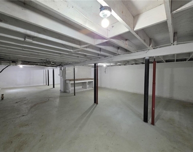 3460 Meadowview Drive - Photo Thumbnail 14