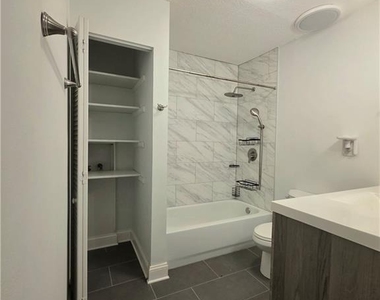 3460 Meadowview Drive - Photo Thumbnail 10